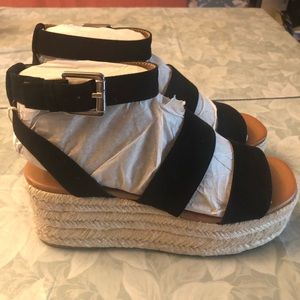 American Eagle NWT platform sandals size 5
